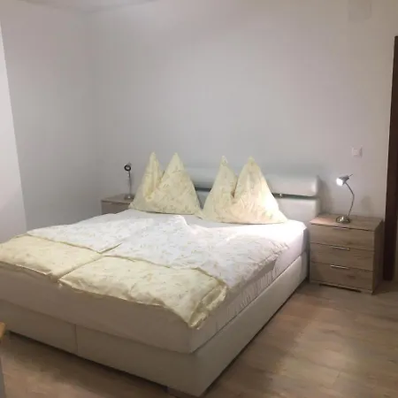 Ferienwohnung Neben Dem Schloss Porcia Spittal an der Drau Exterior photo